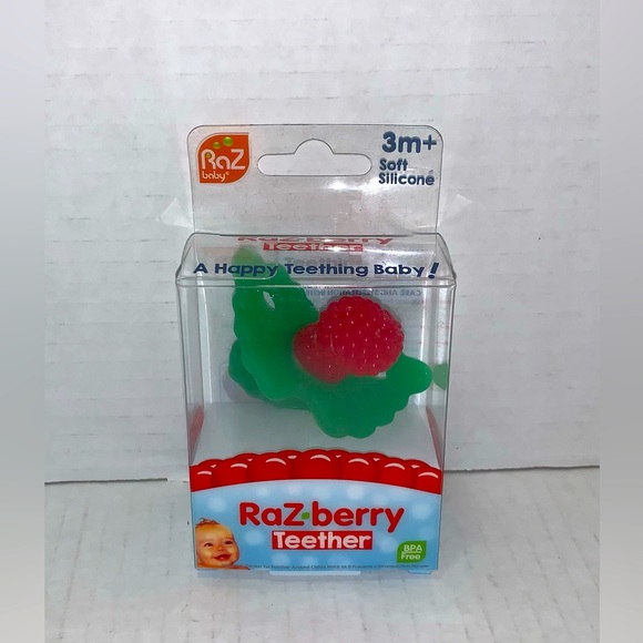 Raz-berry Teether, 3 Monthst, Green/Red, 1 Count - Picture 1 of 5
